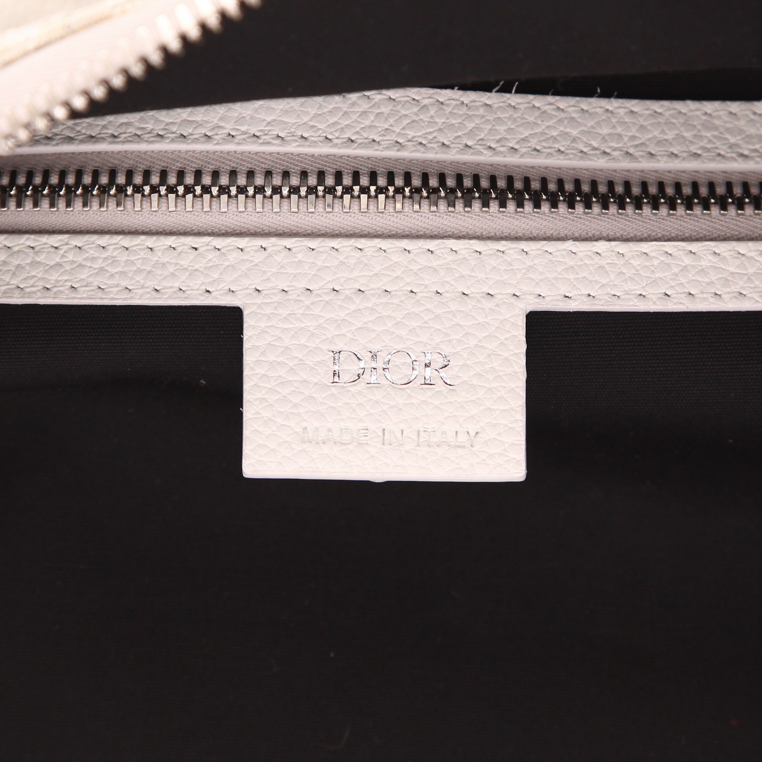 Dior   travel bag  in white monogram canvas Oblique  and white leather - Detail D2