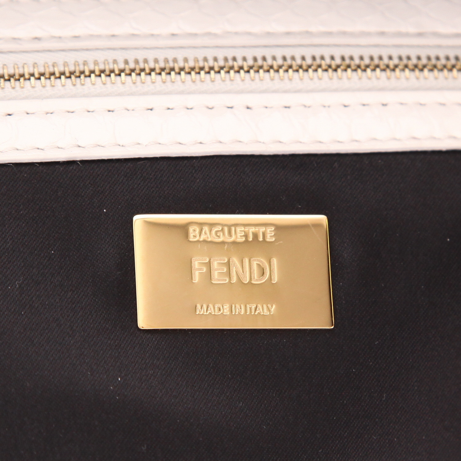 Sac à main Fendi  Baguette en sequin noir et cuir blanc - Detail D2