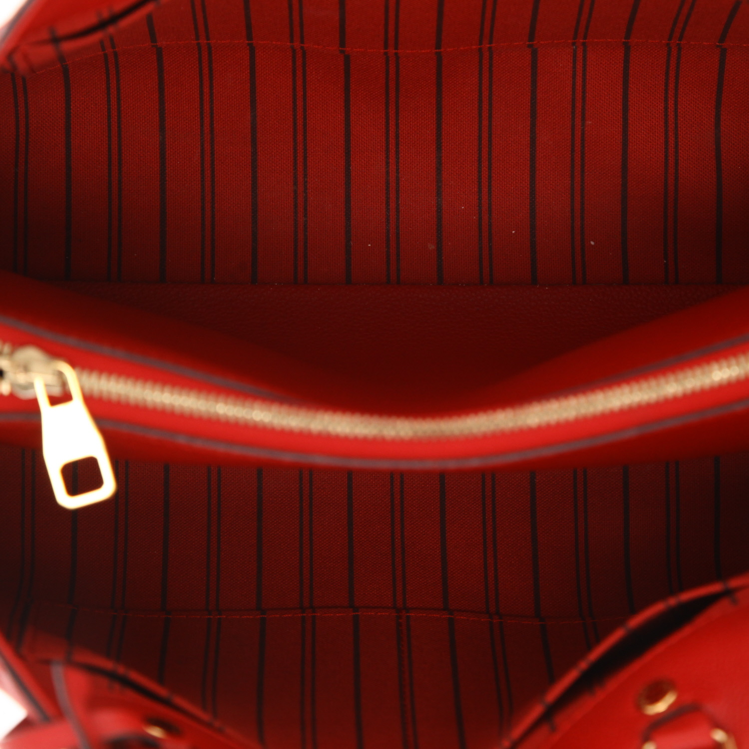 Borsa Louis Vuitton  Montaigne in pelle monogram con stampa rossa - Detail D3
