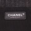 Borsa a tracolla Chanel  Boy in tela denim marrone - Detail D2 thumbnail