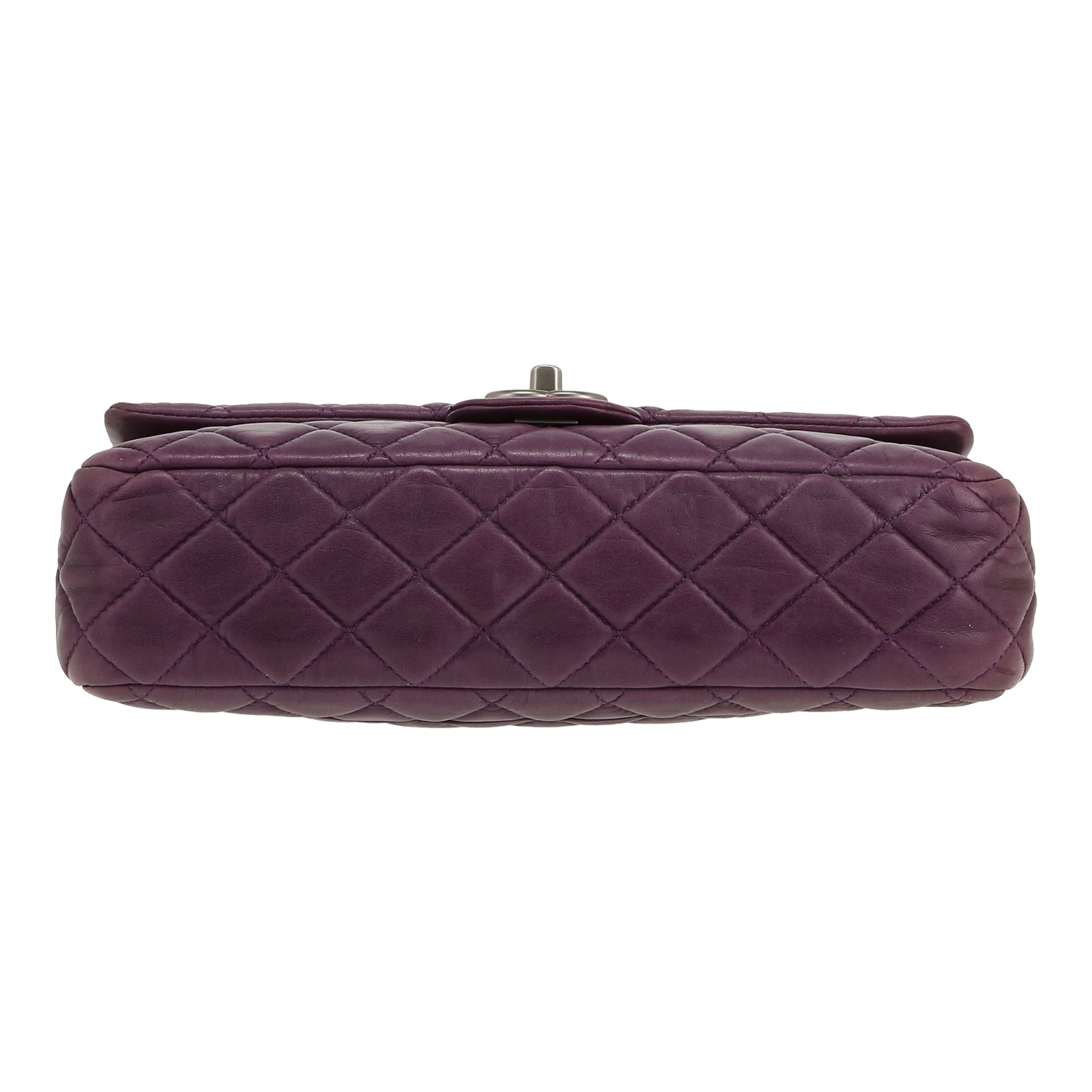 Bolso de mano Chanel  Timeless Classic en cuero acolchado violeta - Detail D1