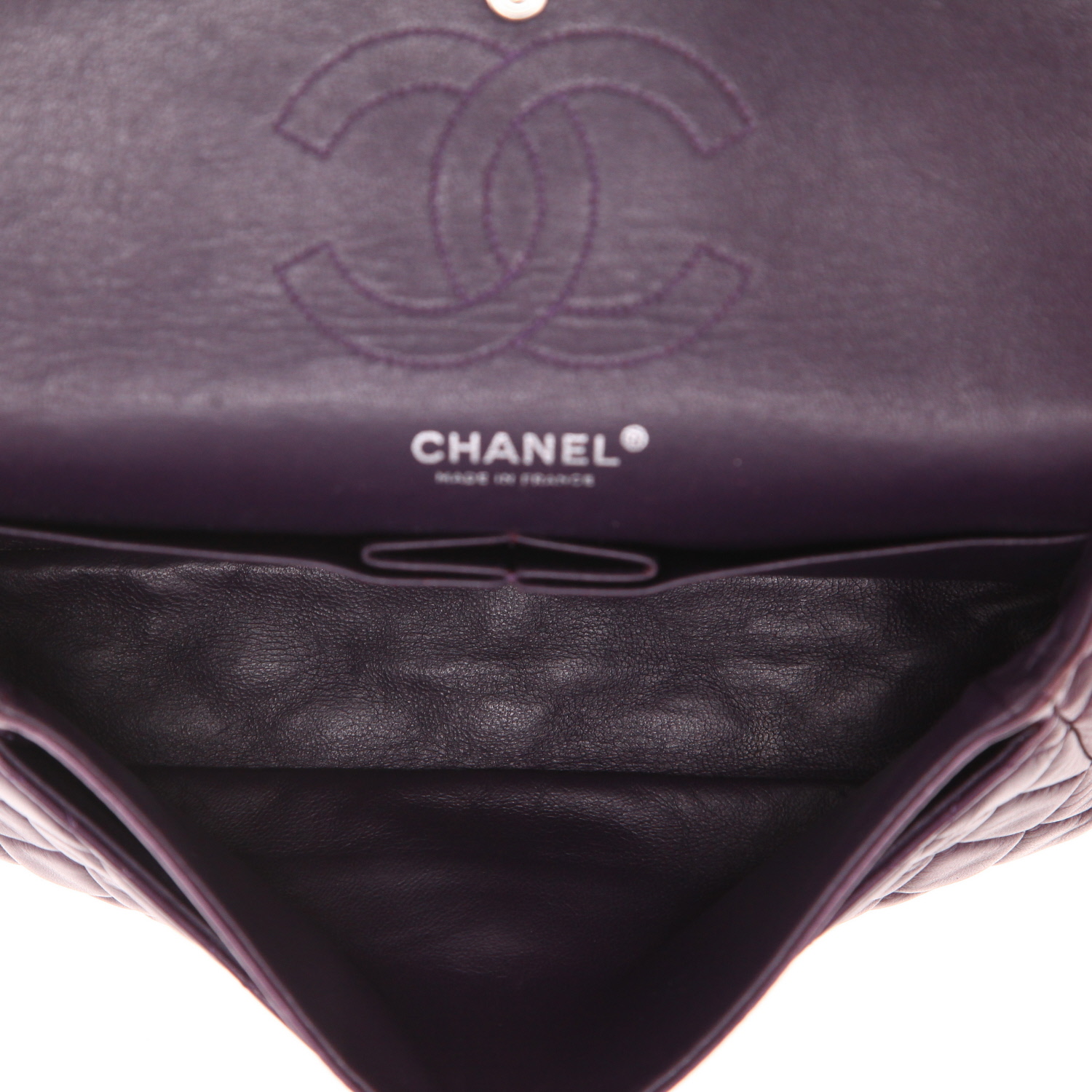 Chanel  Timeless Classic handbag  in purple quilted leather - Detail D3