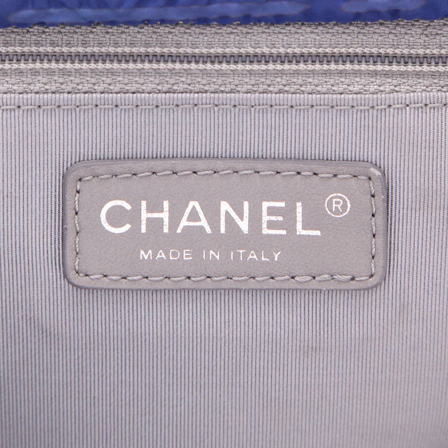 Sac à main Chanel  Timeless en toile bleue - Detail D2