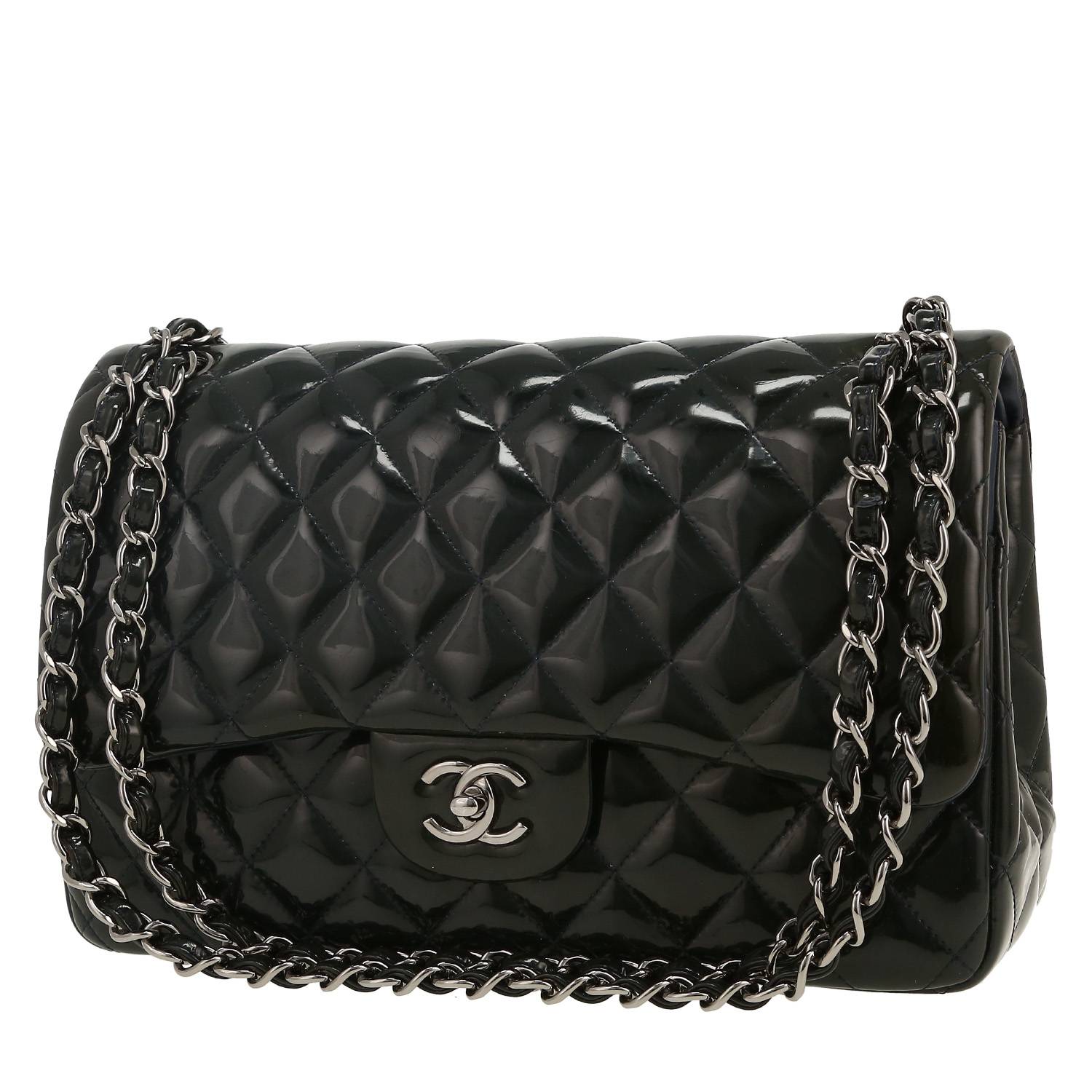 Bolso bandolera Chanel  Timeless Jumbo en charol acolchado verde