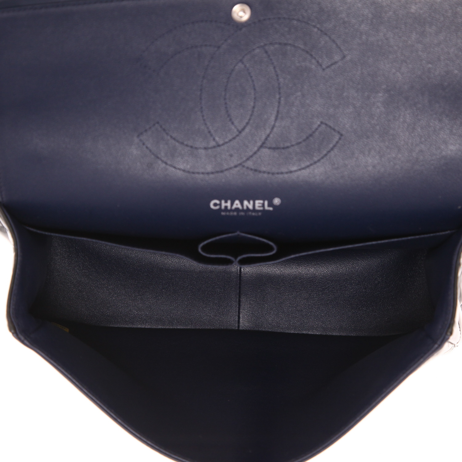 Bolso bandolera Chanel  Timeless Jumbo en charol acolchado verde - Detail D3