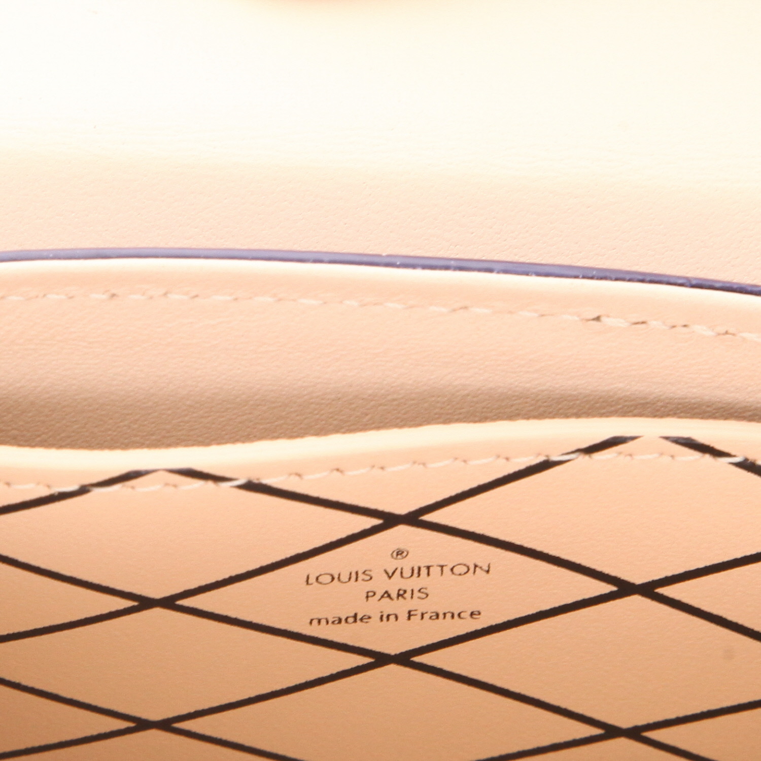 Baul Louis Vuitton  Petite Malle mini  en cocodrilo azul marino - Detail D2