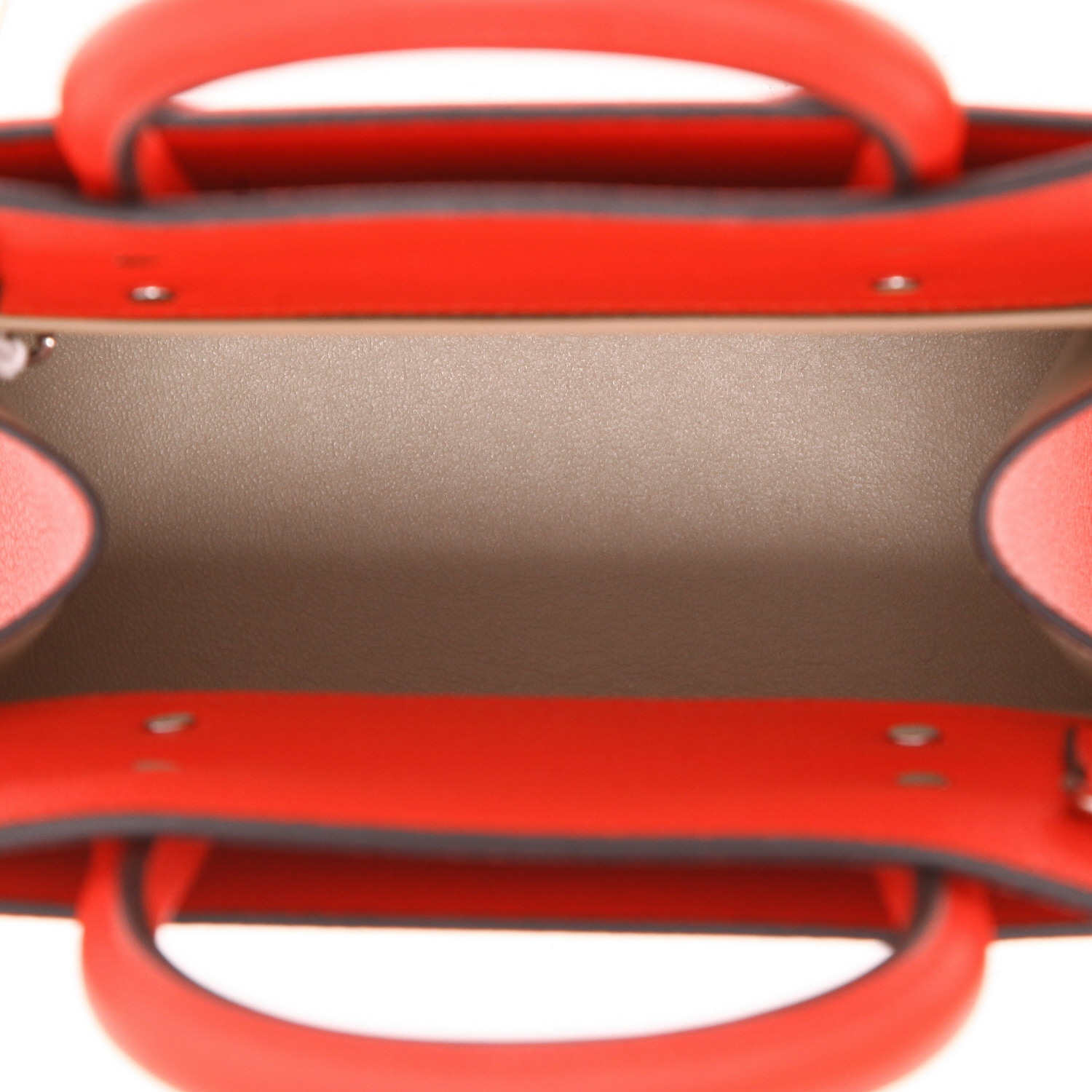 Borsa a tracolla Givenchy  Horizon modello piccolo  in pelle martellata rossa - Detail D3