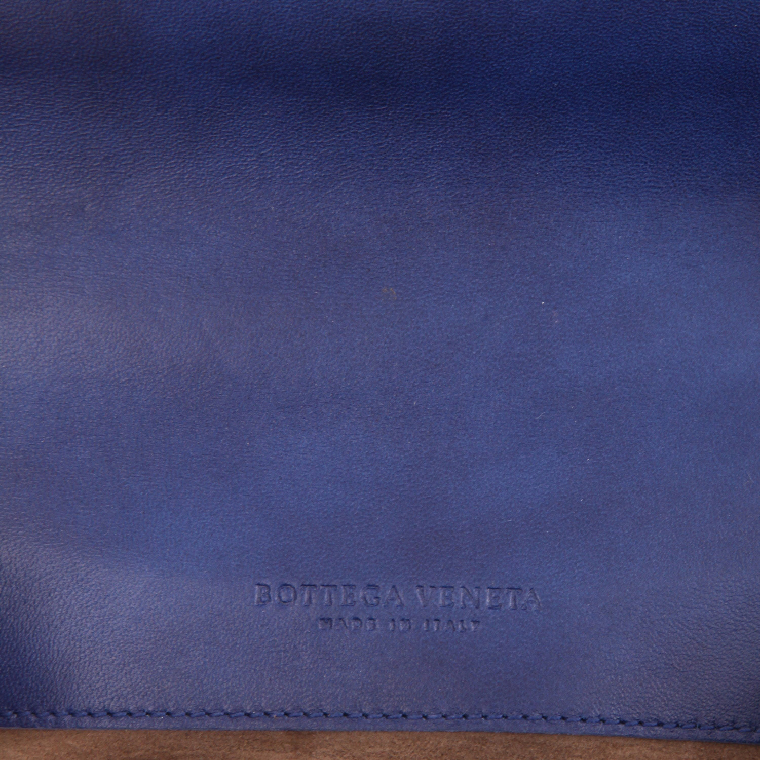 Bolso bandolera Bottega Veneta  Olimpia Knot en cuero trenzado azul marino - Detail D2