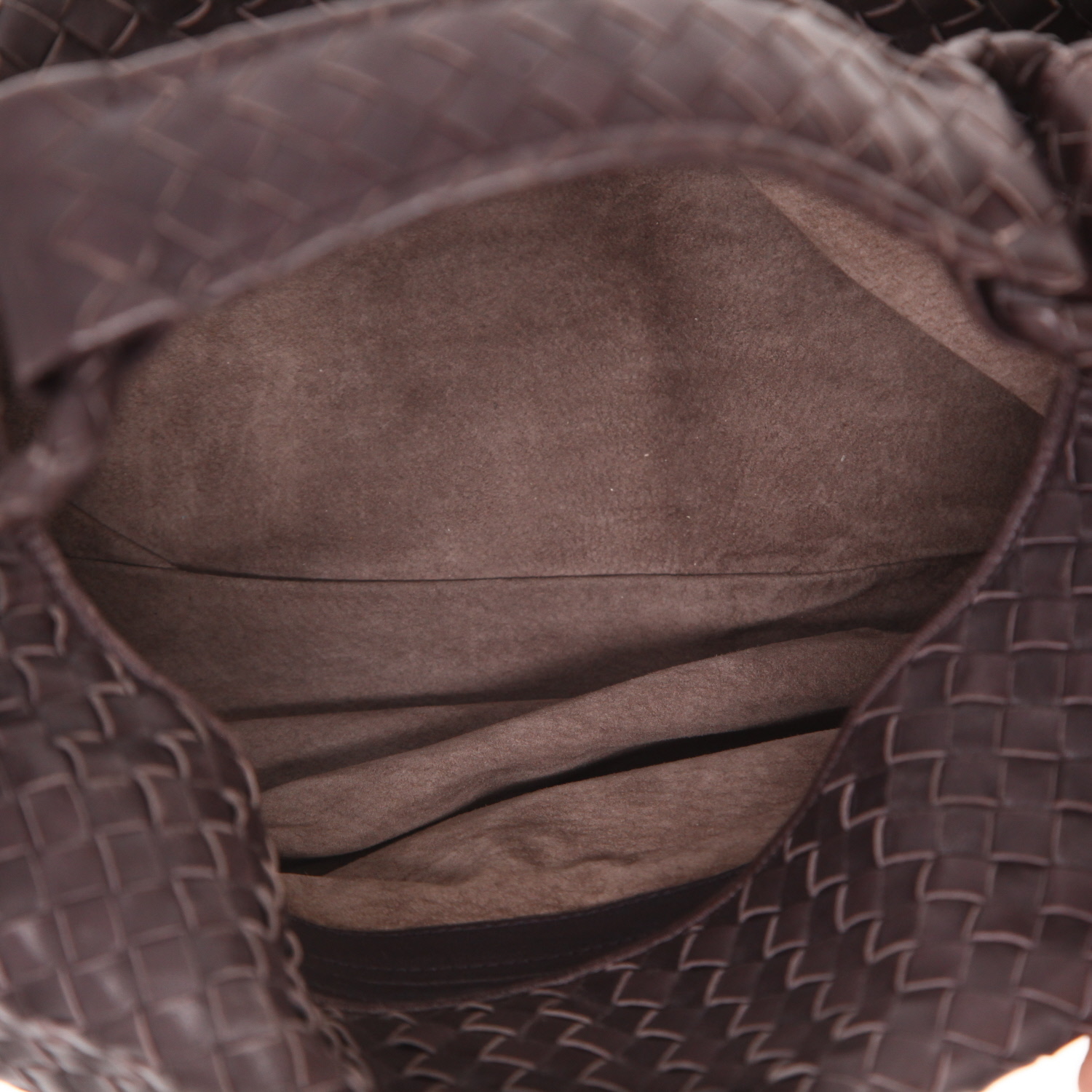 Sac à main Bottega Veneta   en cuir intrecciato aubergine - Detail D3