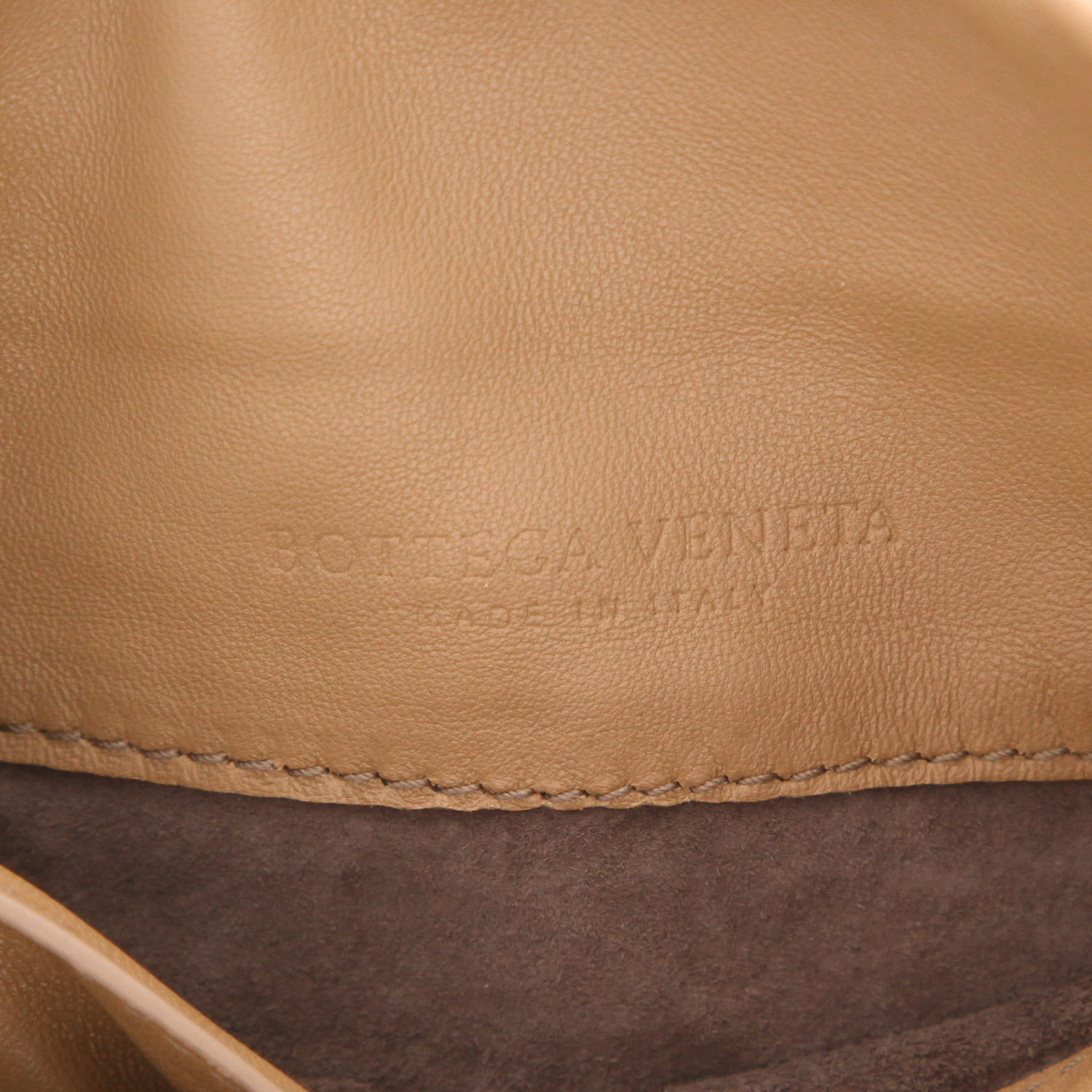 Bolso bandolera Bottega Veneta   en cuero intrecciato marrón - Detail D2