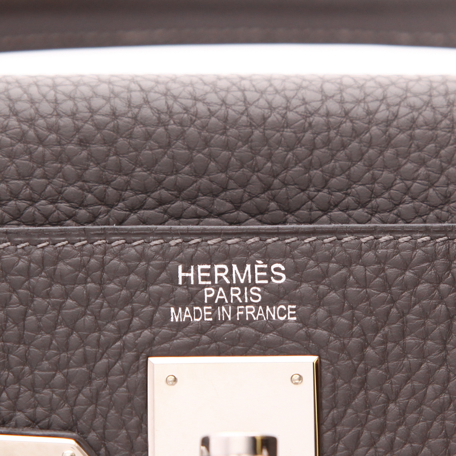 Hermès  Kelly 35 cm handbag  in anthracite grey togo leather - Detail D2