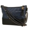 Sac bandoulière Chanel  Gabrielle  moyen modèle  en cuir matelassé bleu et cuir lisse noir - 00pp thumbnail