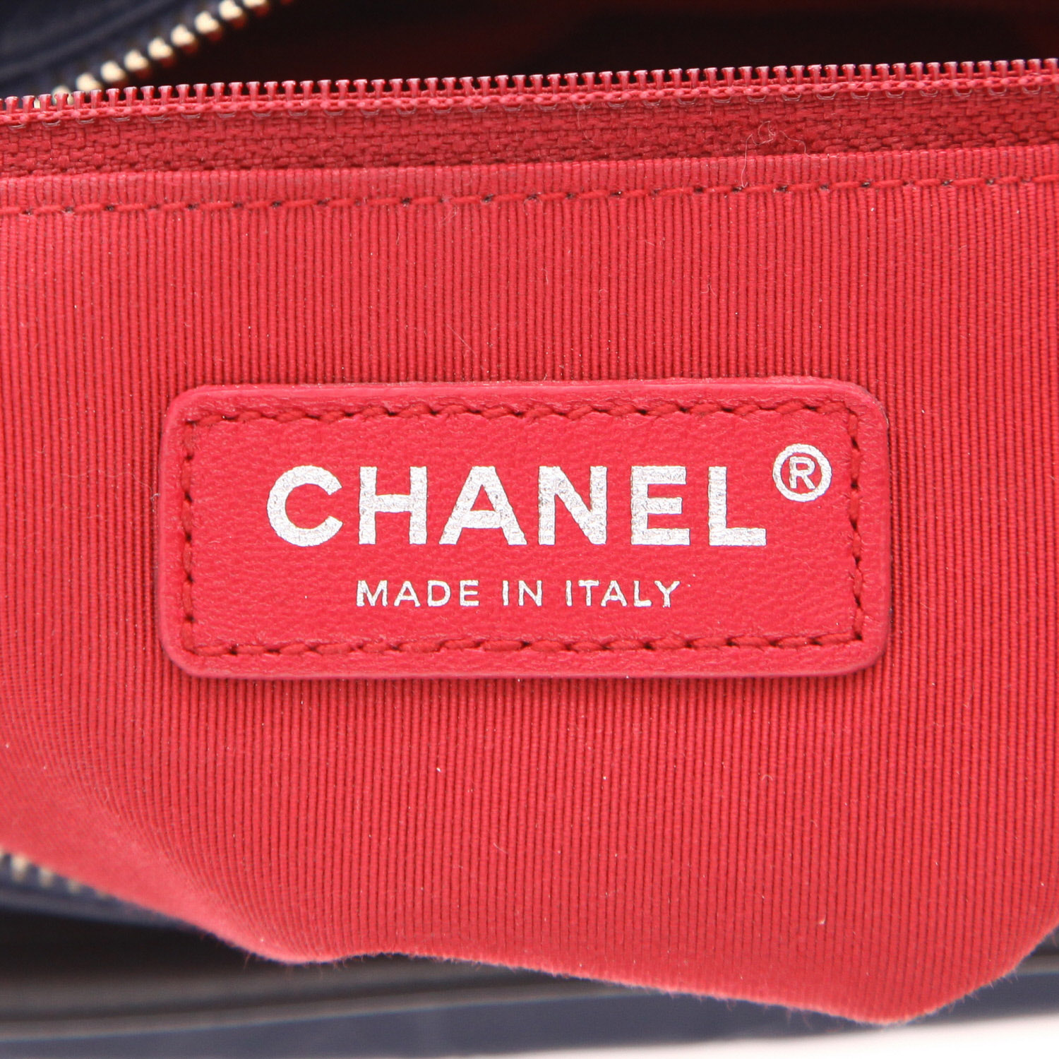 Bolso bandolera Chanel  Gabrielle  modelo mediano  en cuero acolchado azul y cuero liso negro - Detail D2