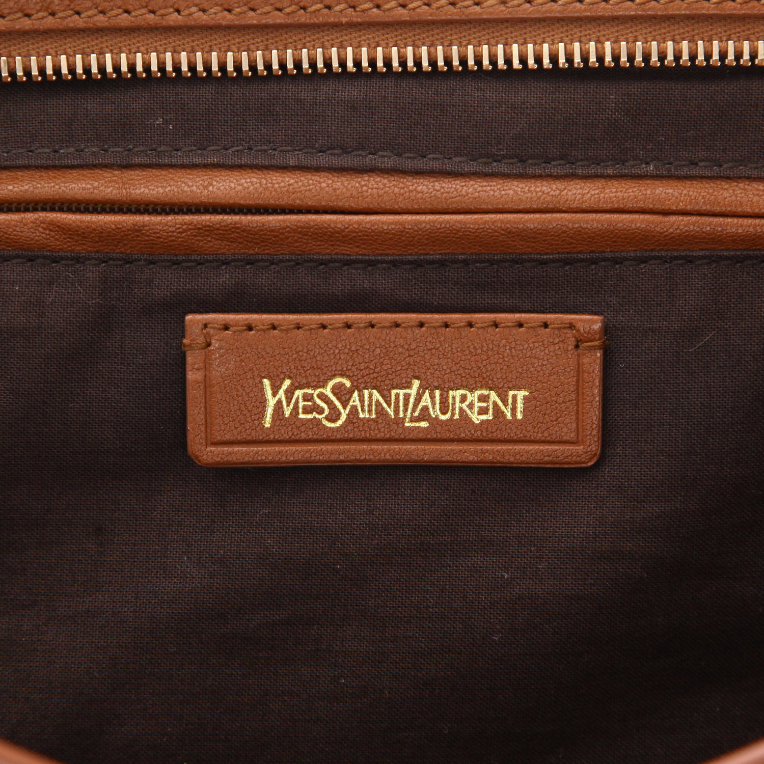 Bolso de mano Saint Laurent  Chyc en cuero marrón - Detail D2