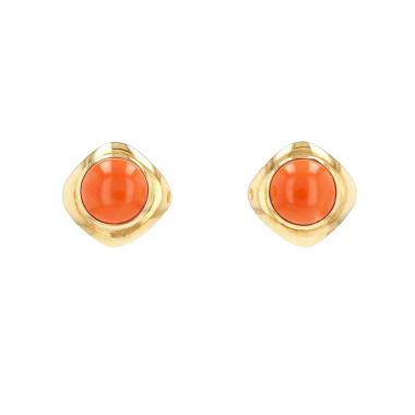 Vintage earrings in yellow gold and coral