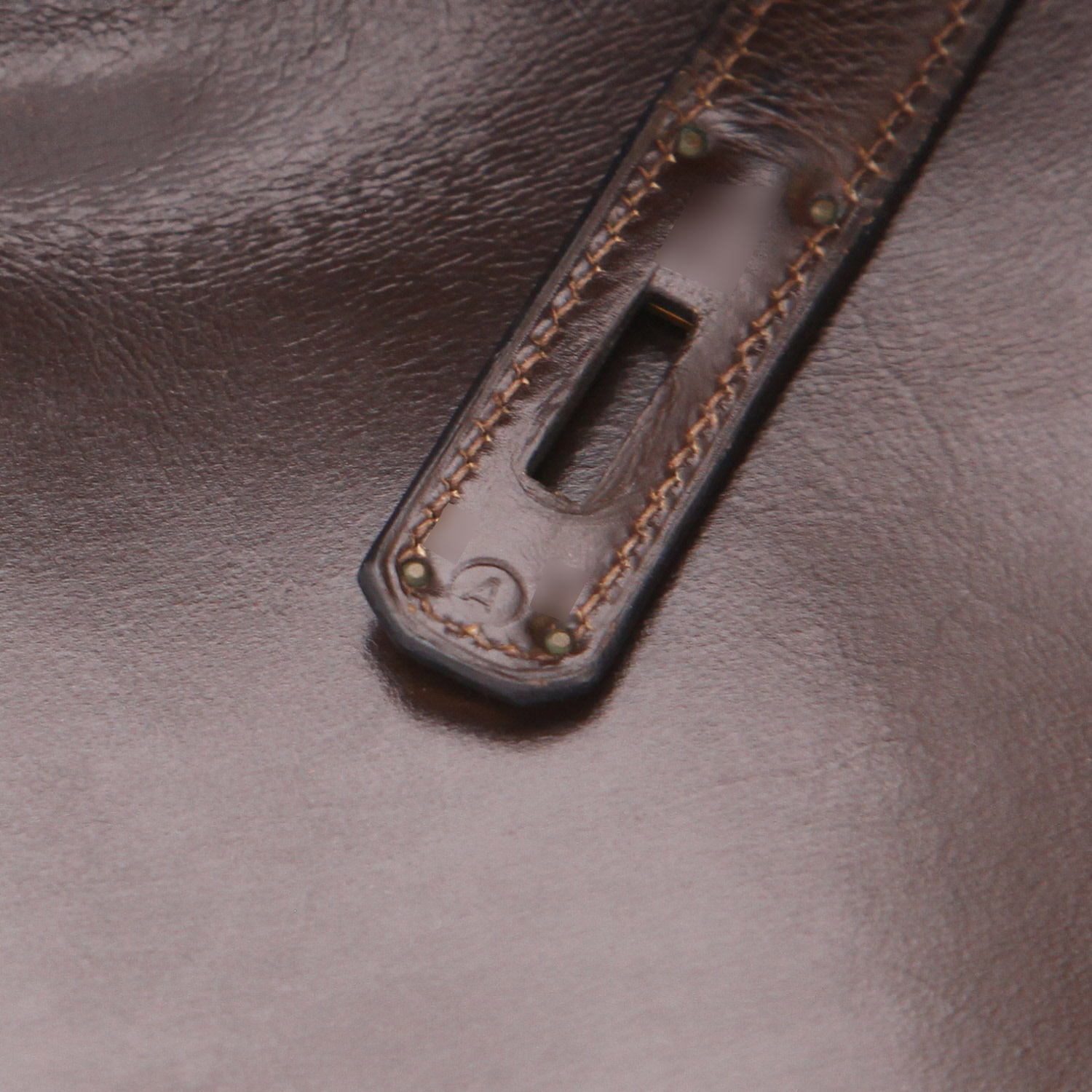 Bolso de mano Hermès  Kelly 28 cm en cuero box marrón - Detail D4