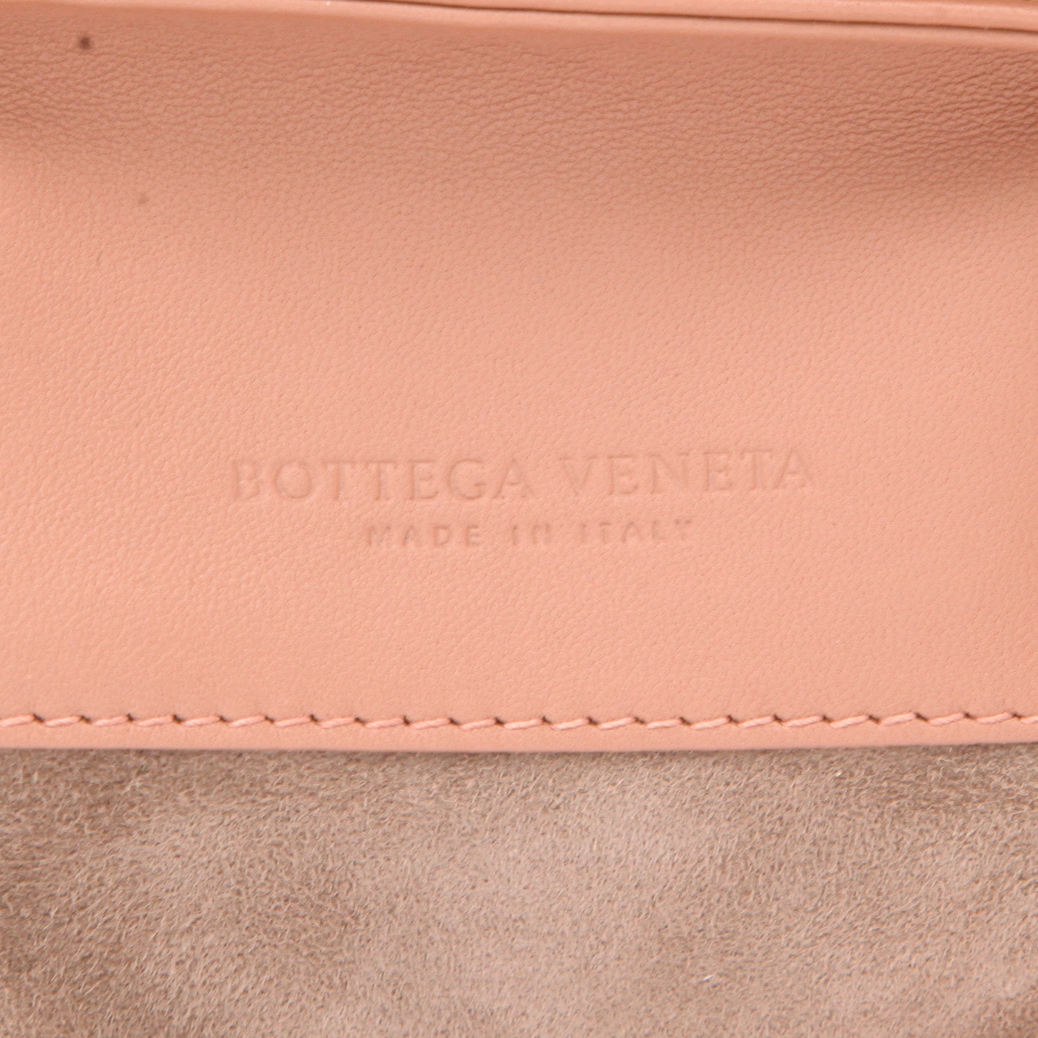 Bolso de mano Bottega Veneta  Roma en cuero intrecciato rosa y serpiente de agua rosa - Detail D2