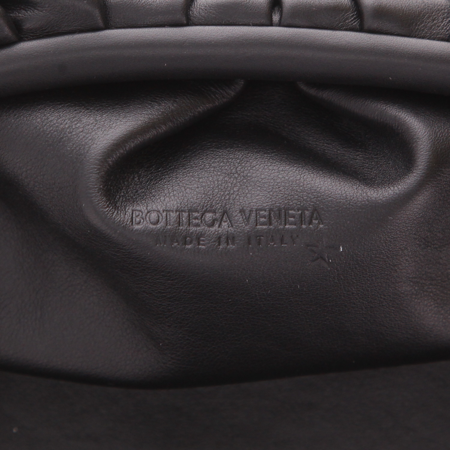 Pochette Bottega Veneta  Pouch in pelle nera - Detail D2