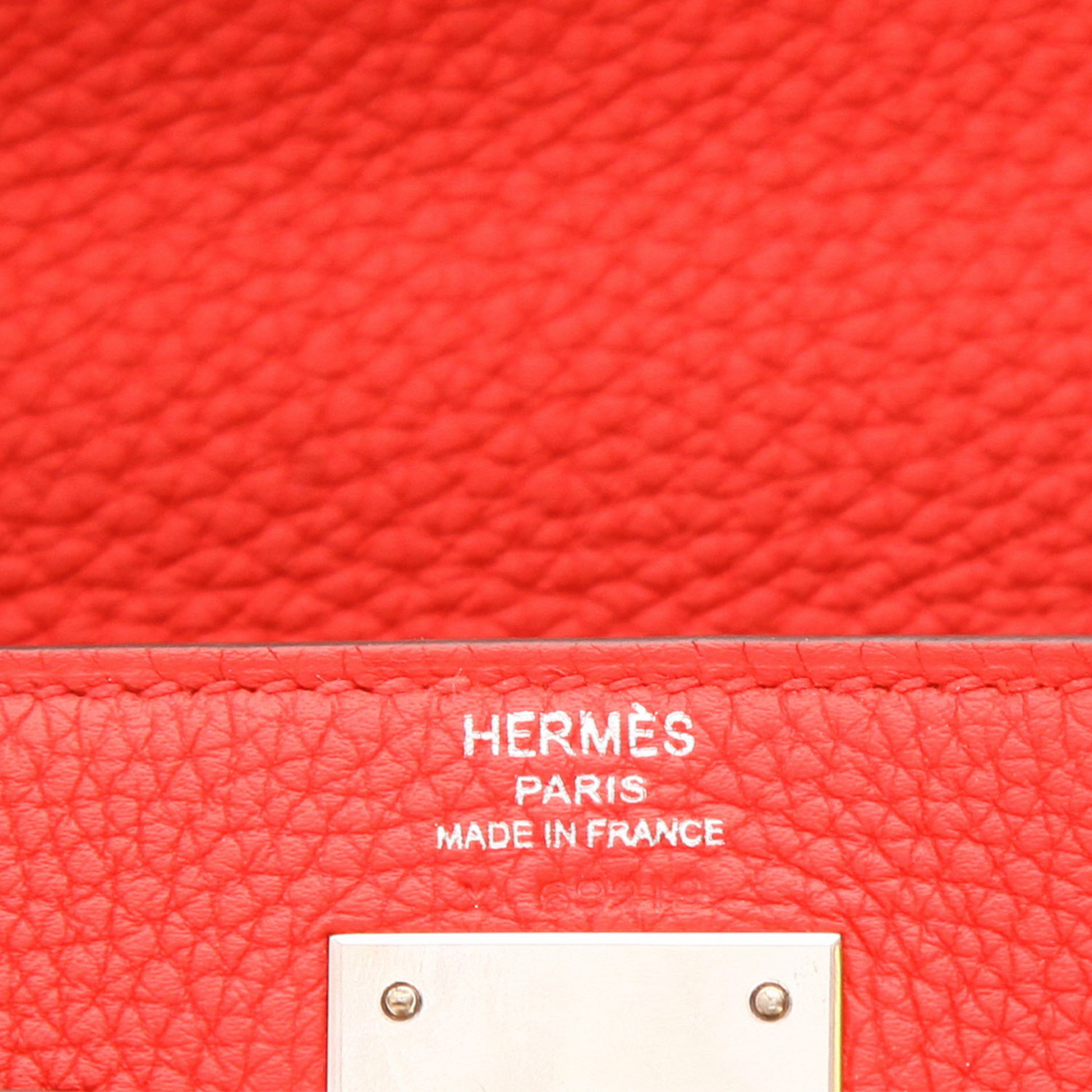 Hermès  Kelly 28 cm handbag  in red togo leather - Detail D2