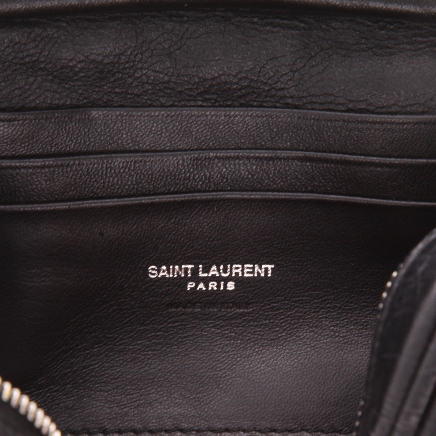Bolso bandolera Saint Laurent  Lou Sac Caméra en cuero negro - Detail D2