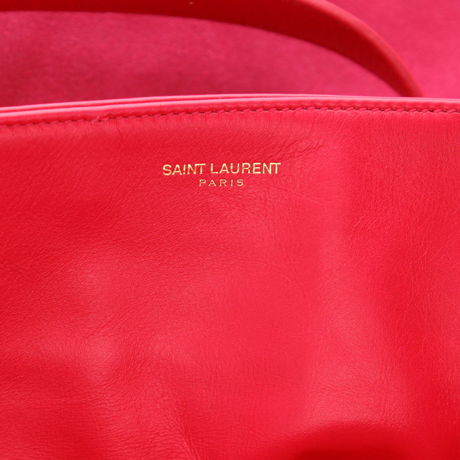 Bolso de mano Saint Laurent   en Veau velours rosa y cuero rosa - Detail D2