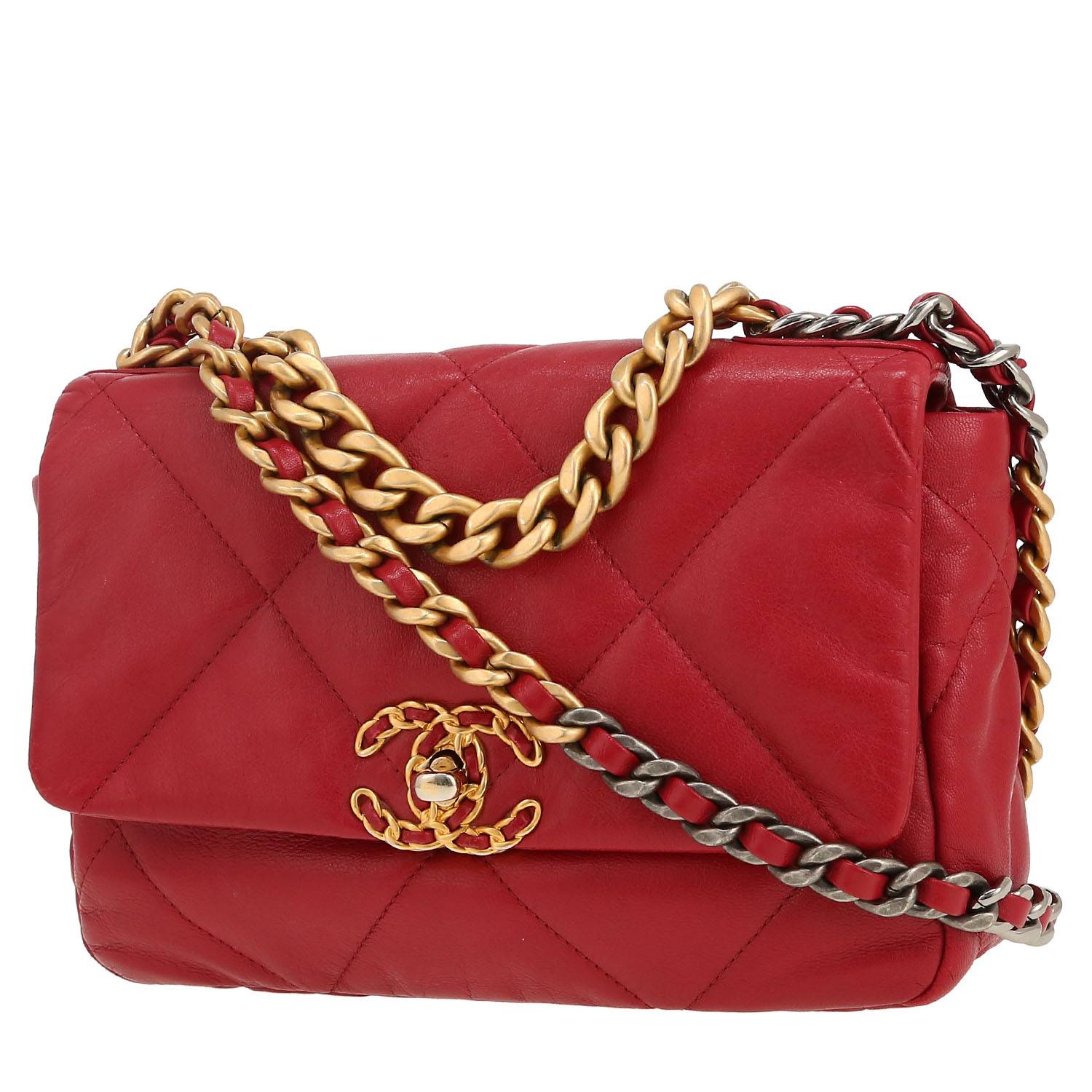Chanel 19 shoulder bag in red quilted leather