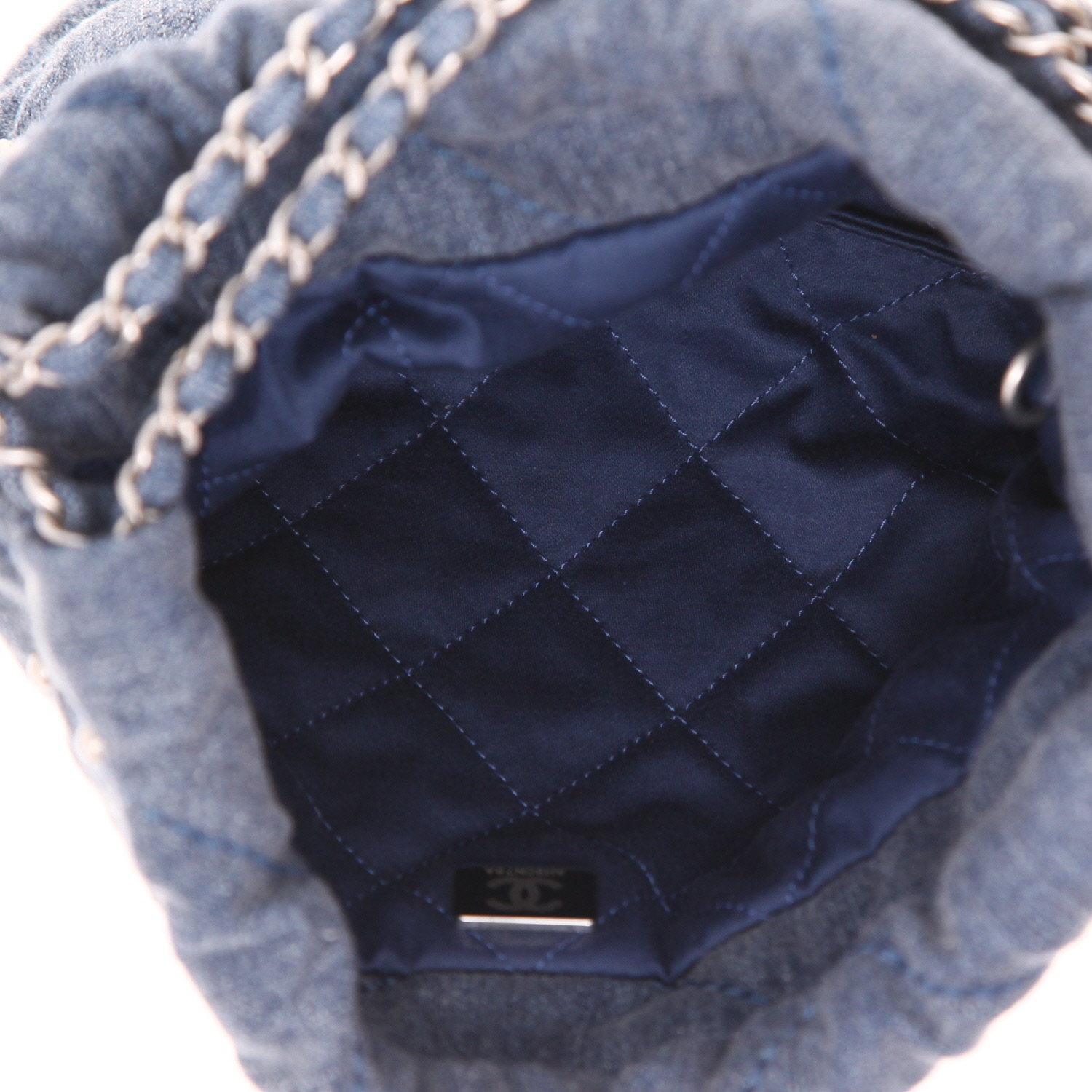Borsa a tracolla Chanel  22 mini  in tela denim blu - Detail D3