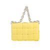 Sac bandoulière Bottega Veneta  Cassette en cuir intrecciato jaune - Detail D4 thumbnail