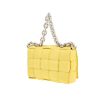 Sac bandoulière Bottega Veneta  Cassette en cuir intrecciato jaune - Detail D6 thumbnail