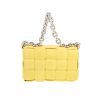Sac bandoulière Bottega Veneta  Cassette en cuir intrecciato jaune - Detail D7 thumbnail