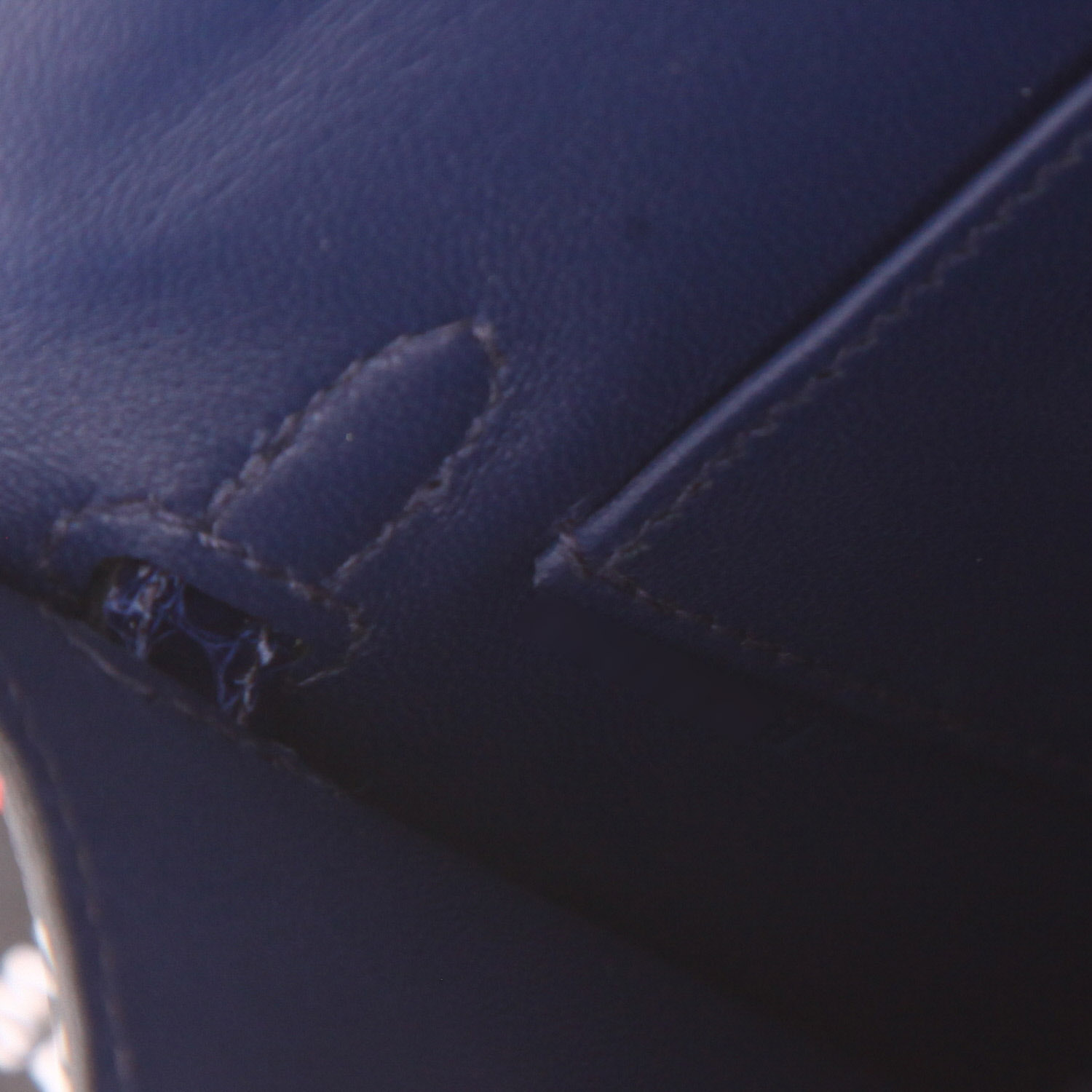 Hermès  Kelly Touch 20 cm shoulder bag  in Sapphire Blue Madame calfskin  and Sapphire Blue alligator - Detail D4