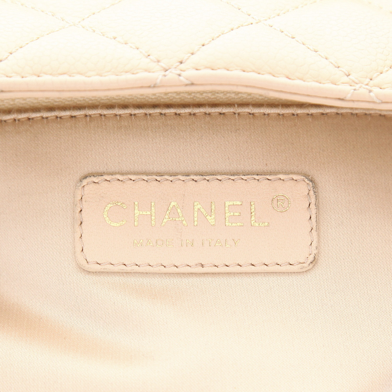 Sac cabas Chanel  Shopping GST en cuir grainé matelassé beige - Detail D2