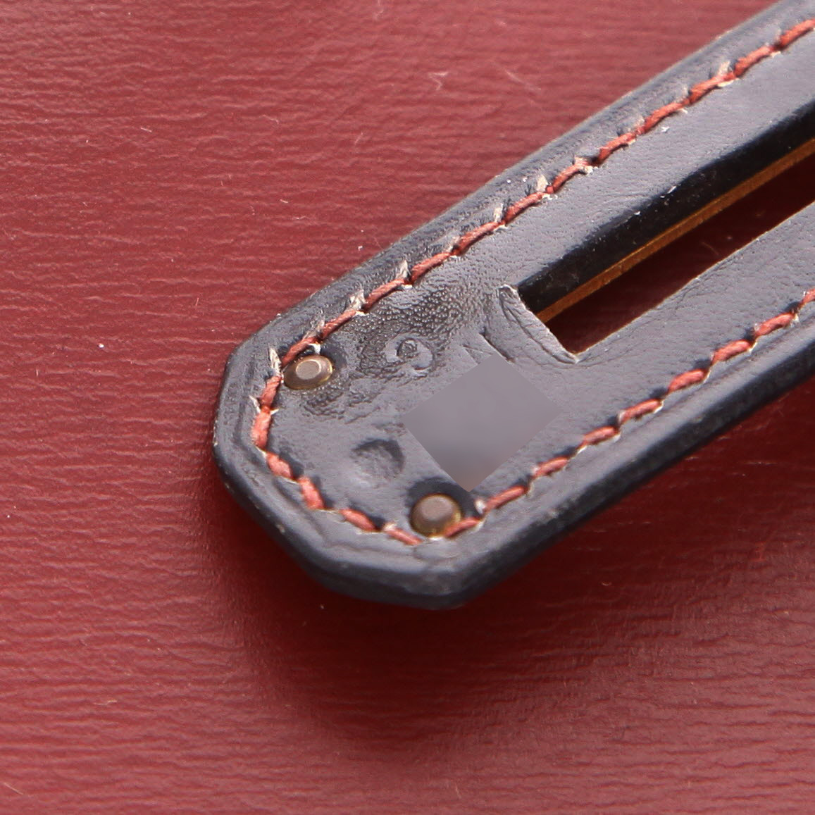 Sac à main Hermès  Kelly 28 cm en cuir box rouge bordeaux et bleu-marine - Detail D4