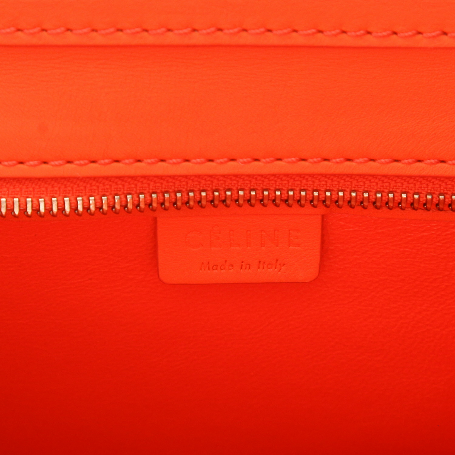 Sac bandoulière Celine  Luggage Nano en cuir orange - Detail D2