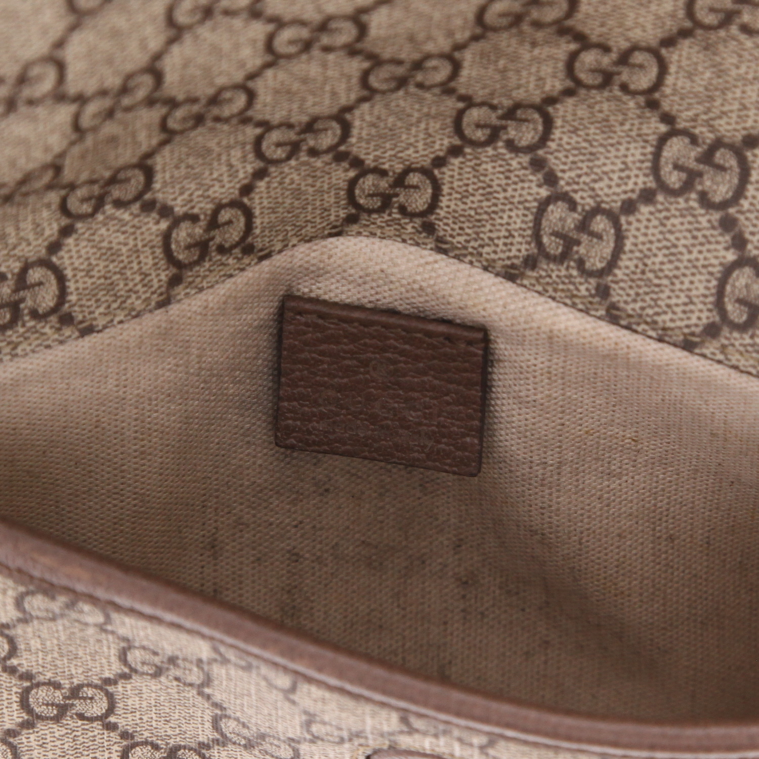 Bolso bandolera Gucci   en tejido "sûpreme GG" beige y cuero marrón - Detail D2