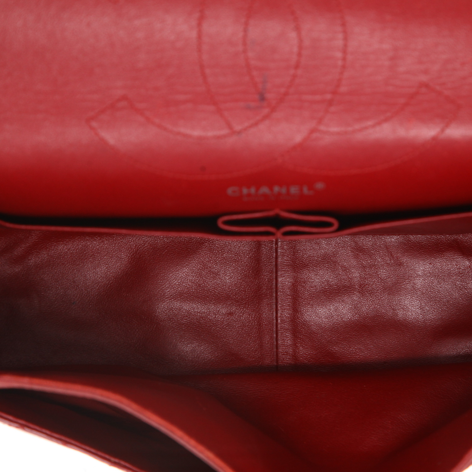 Bolso bandolera Chanel  2.55 modelo grande  en charol acolchado color burdeos - Detail D3