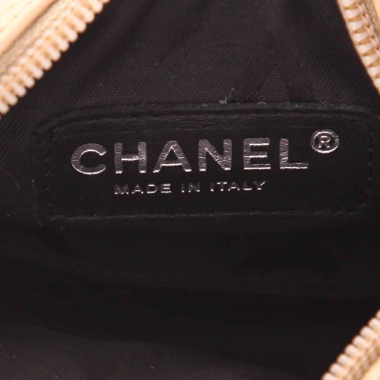 Bolso bandolera Chanel  Cambon en cuero acolchado beige y negro - Detail D2