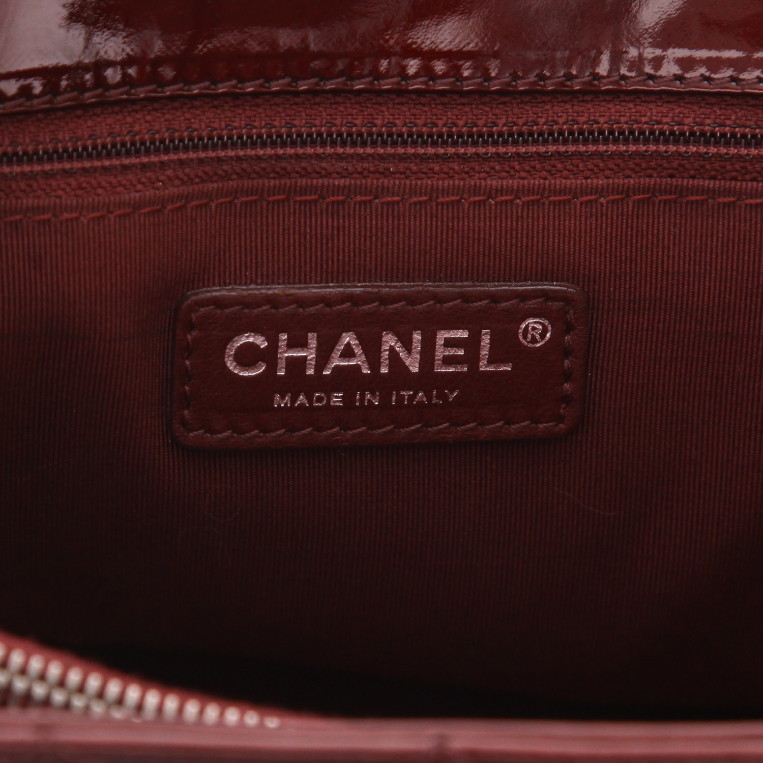 Shopping bag Chanel  Shopping GST in pelle verniciata e foderata bordeaux - Detail D2