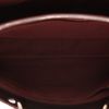 Sac cabas Chanel  Shopping GST en cuir verni matelassé bordeaux - Detail D3 thumbnail