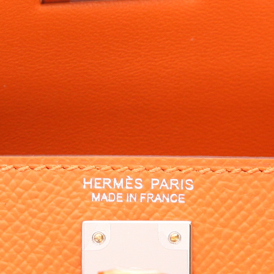 Bolso bandolera Hermès  Kelly 20 cm en cuero epsom naranja Electrum hardware - Detail D2