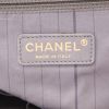 Chanel  Vintage handbag  in black patent quilted leather - Detail D2 thumbnail