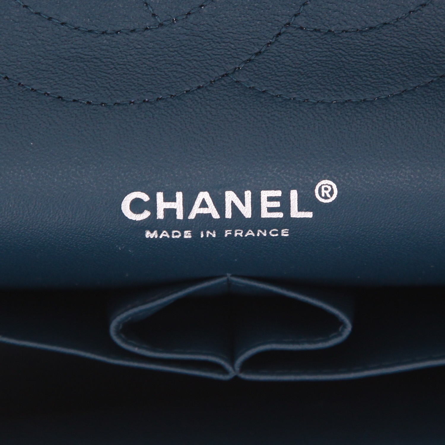 Borsa a tracolla Chanel  Timeless Jumbo in pelle verniciata e foderata blu petrolio - Detail D2