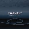 Sac bandoulière Chanel  Timeless Jumbo en cuir verni matelassé bleu-pétrole - Detail D2 thumbnail