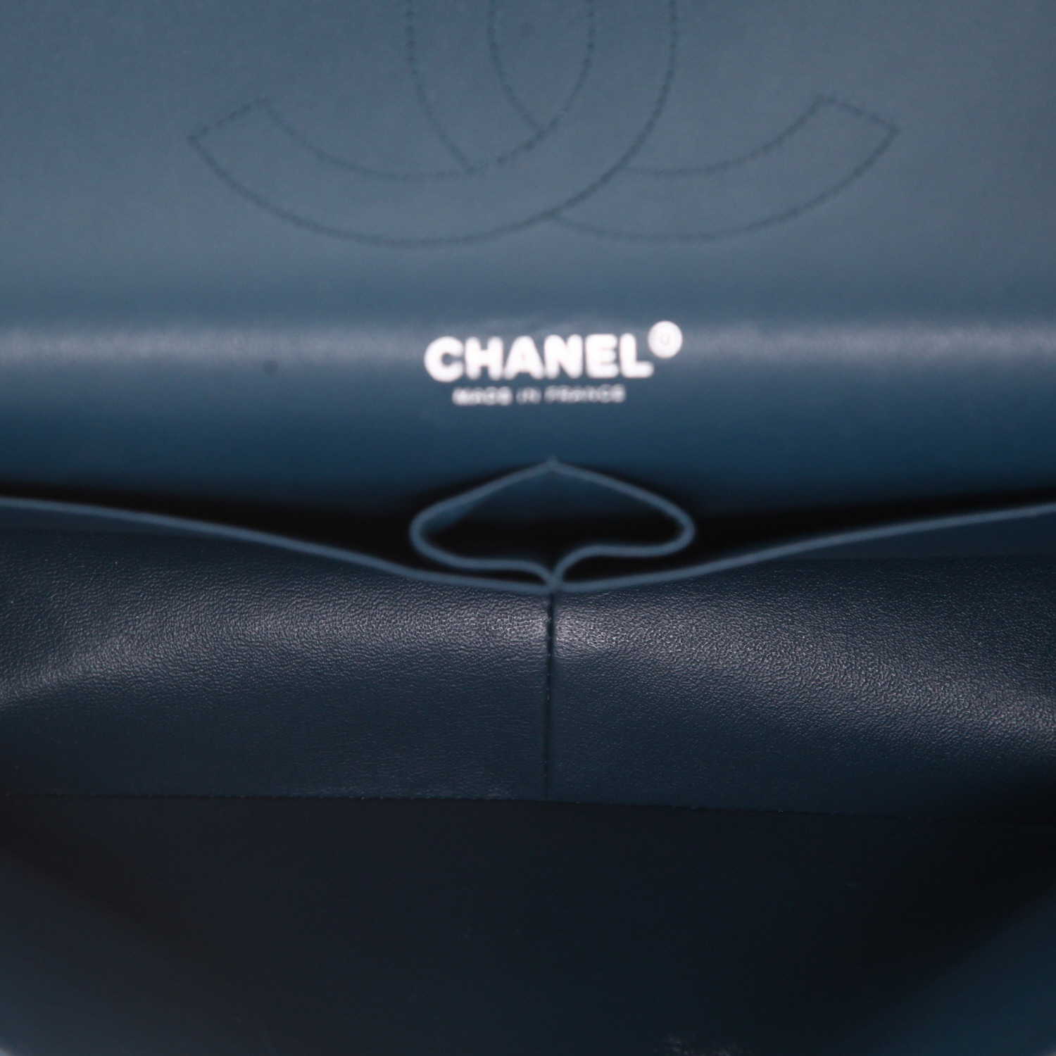 Borsa a tracolla Chanel  Timeless Jumbo in pelle verniciata e foderata blu petrolio - Detail D3