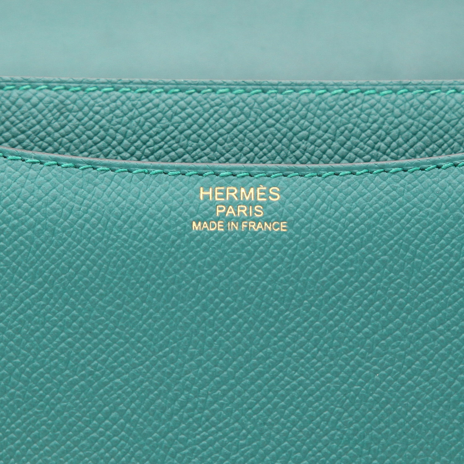 Bolso de mano Hermès  Constance en cuero epsom verde malaquita - Detail D2