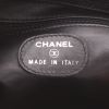 Chanel  Vintage pouch  in black grained leather - Detail D2 thumbnail