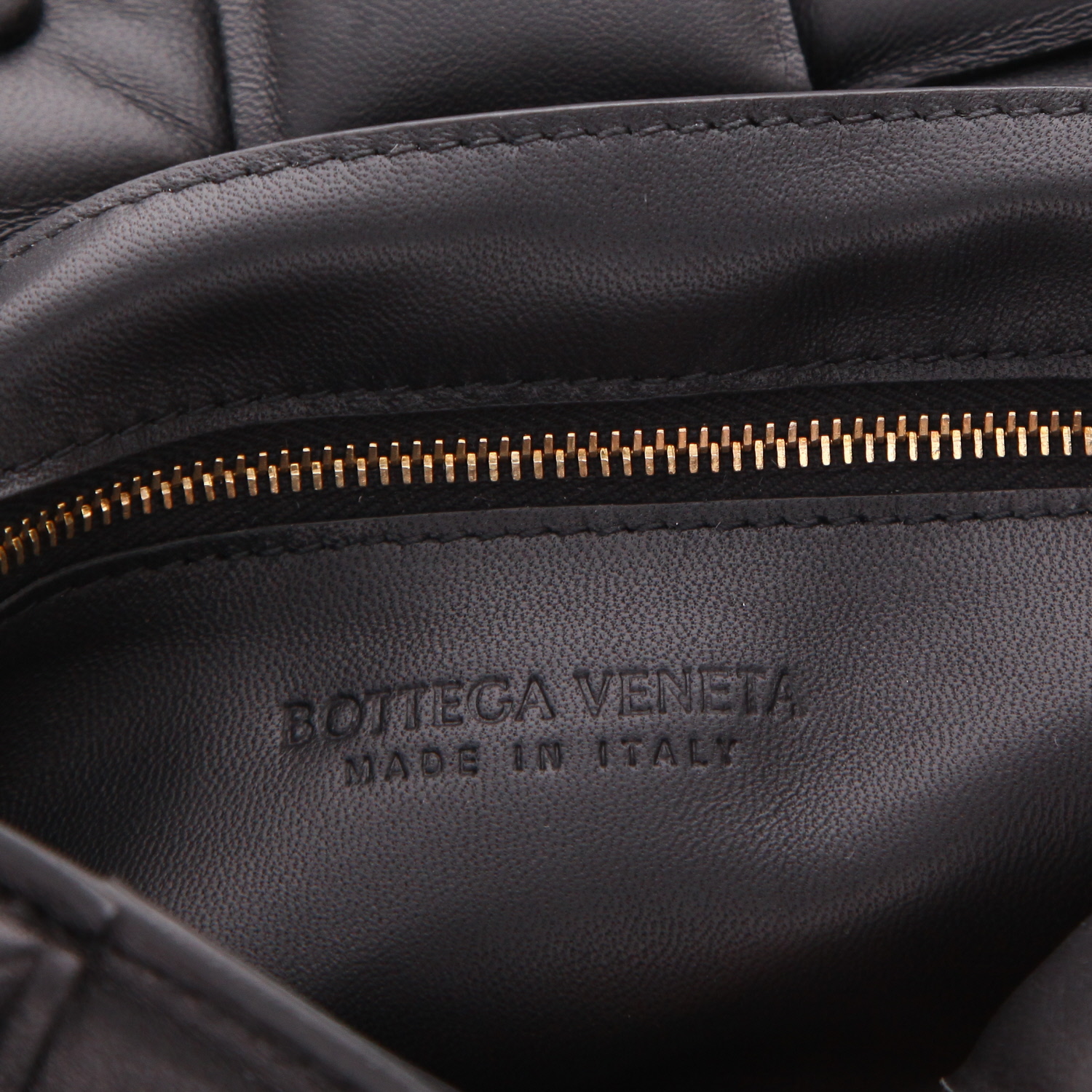 Borsa a tracolla Bottega Veneta  Cassette in pelle intrecciata nera - Detail D2