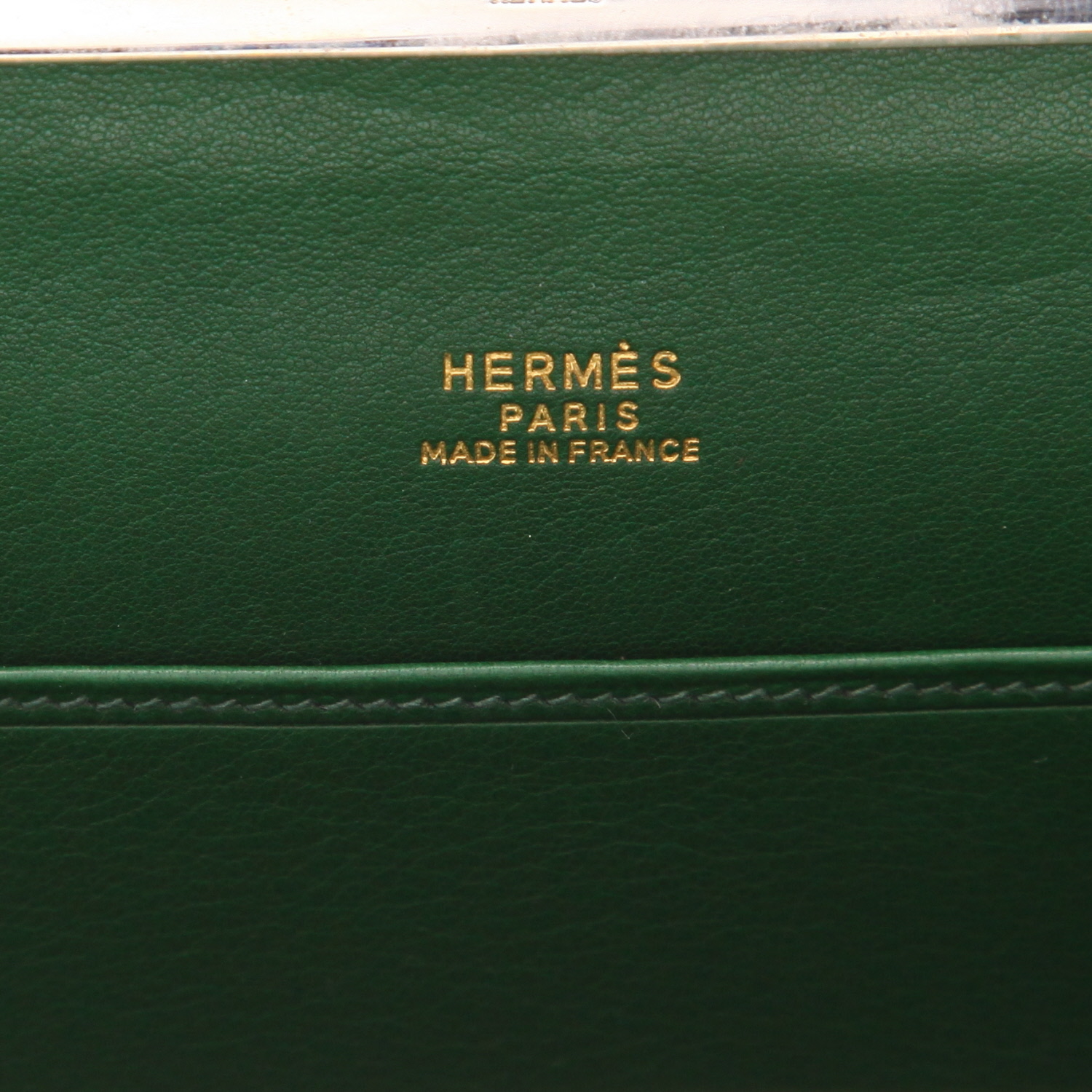 Hermès  Sac A Malices shoulder bag  in green and black Courchevel leather - Detail D2