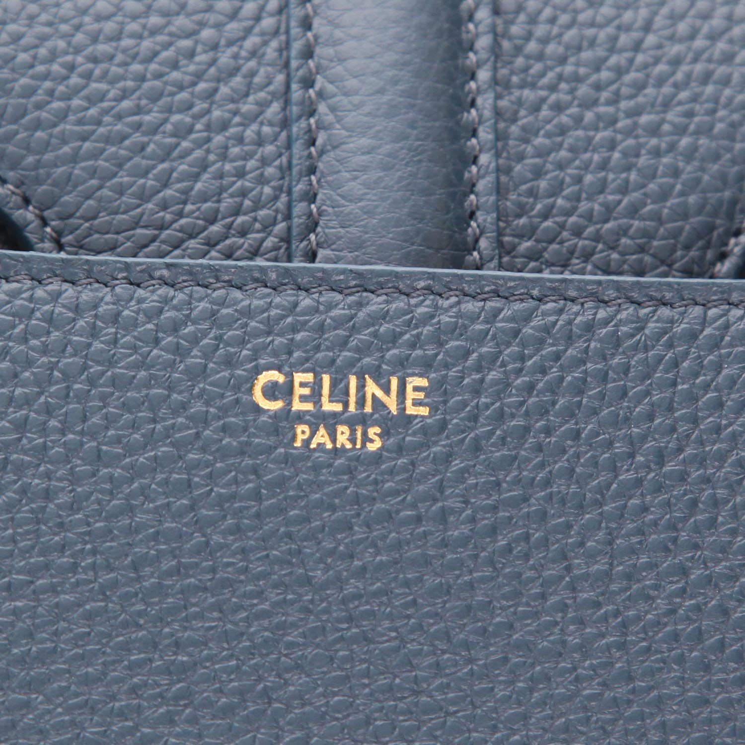 Celine  16 shoulder bag  in blue grained leather - Detail D2