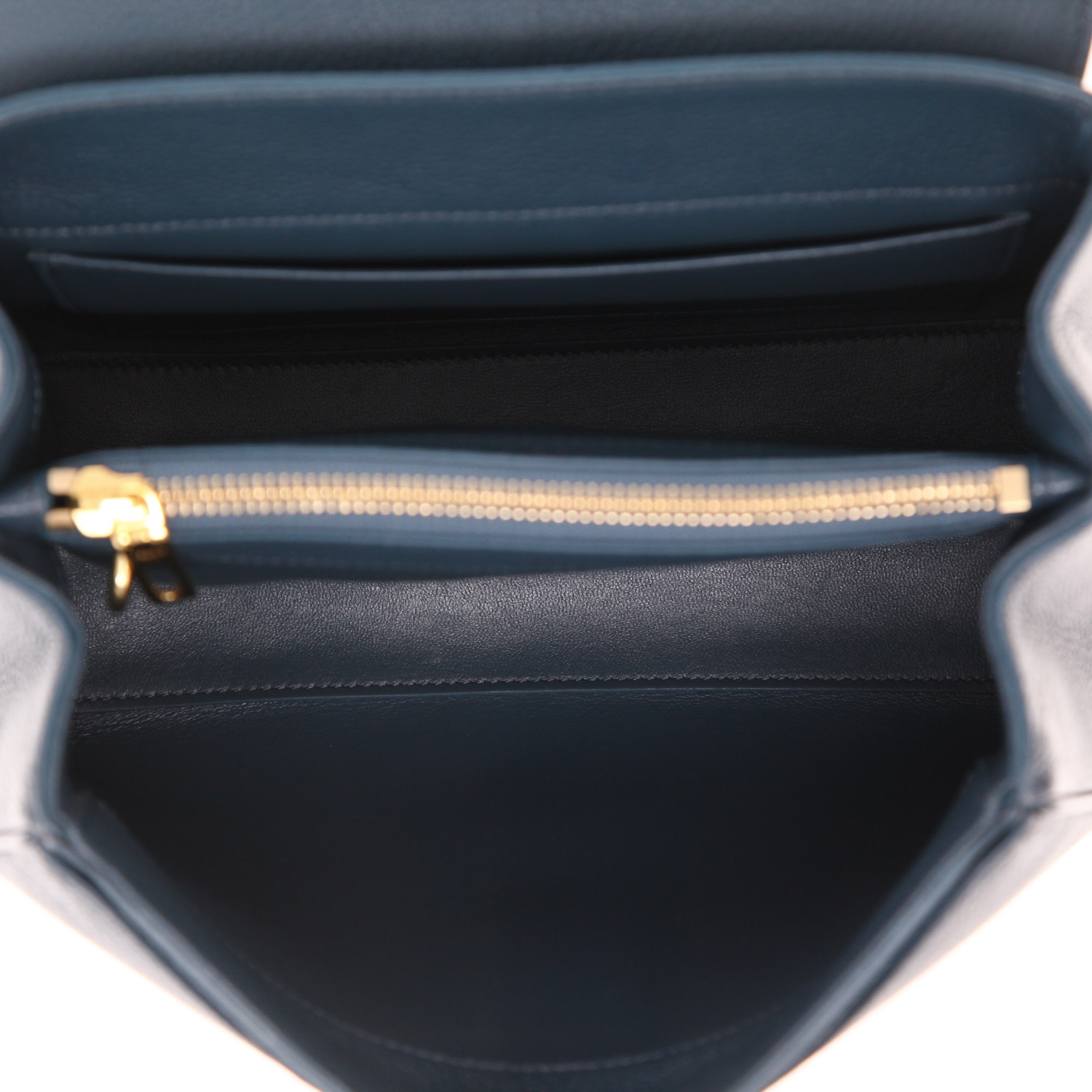 Celine  16 shoulder bag  in blue grained leather - Detail D3
